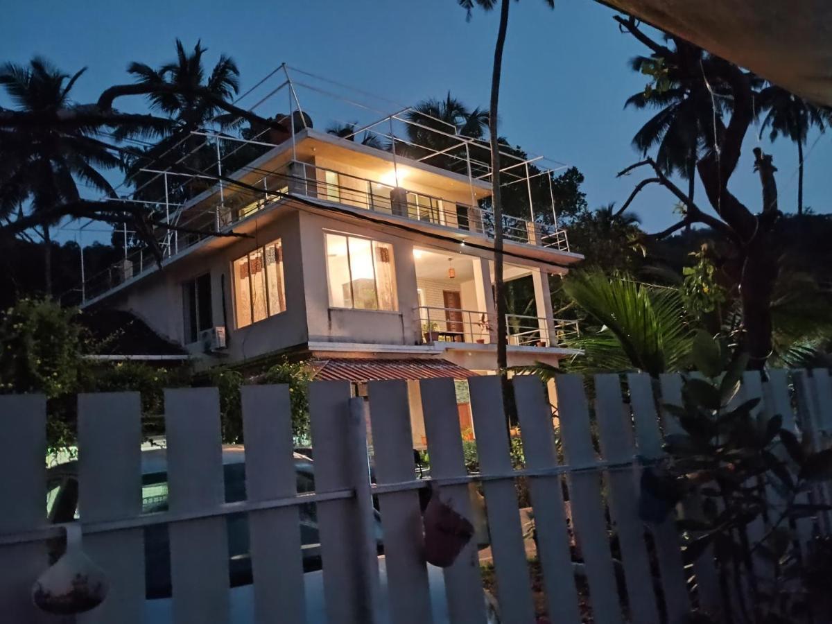 Gs Home On The Bay - Super Sea View Glass Studio Apartment Vagator Exterior photo