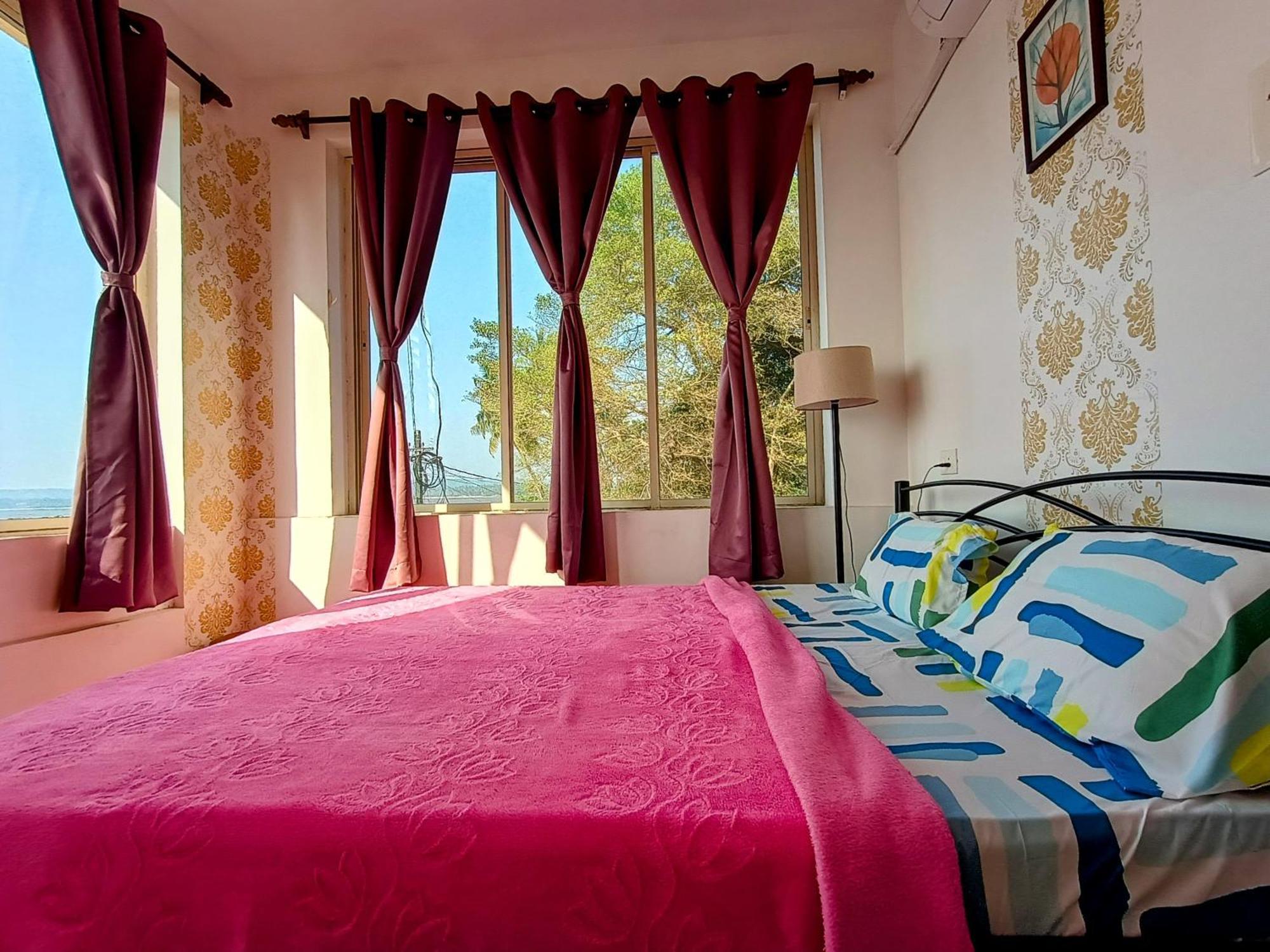 Gs Home On The Bay - Super Sea View Glass Studio Apartment Vagator Exterior photo