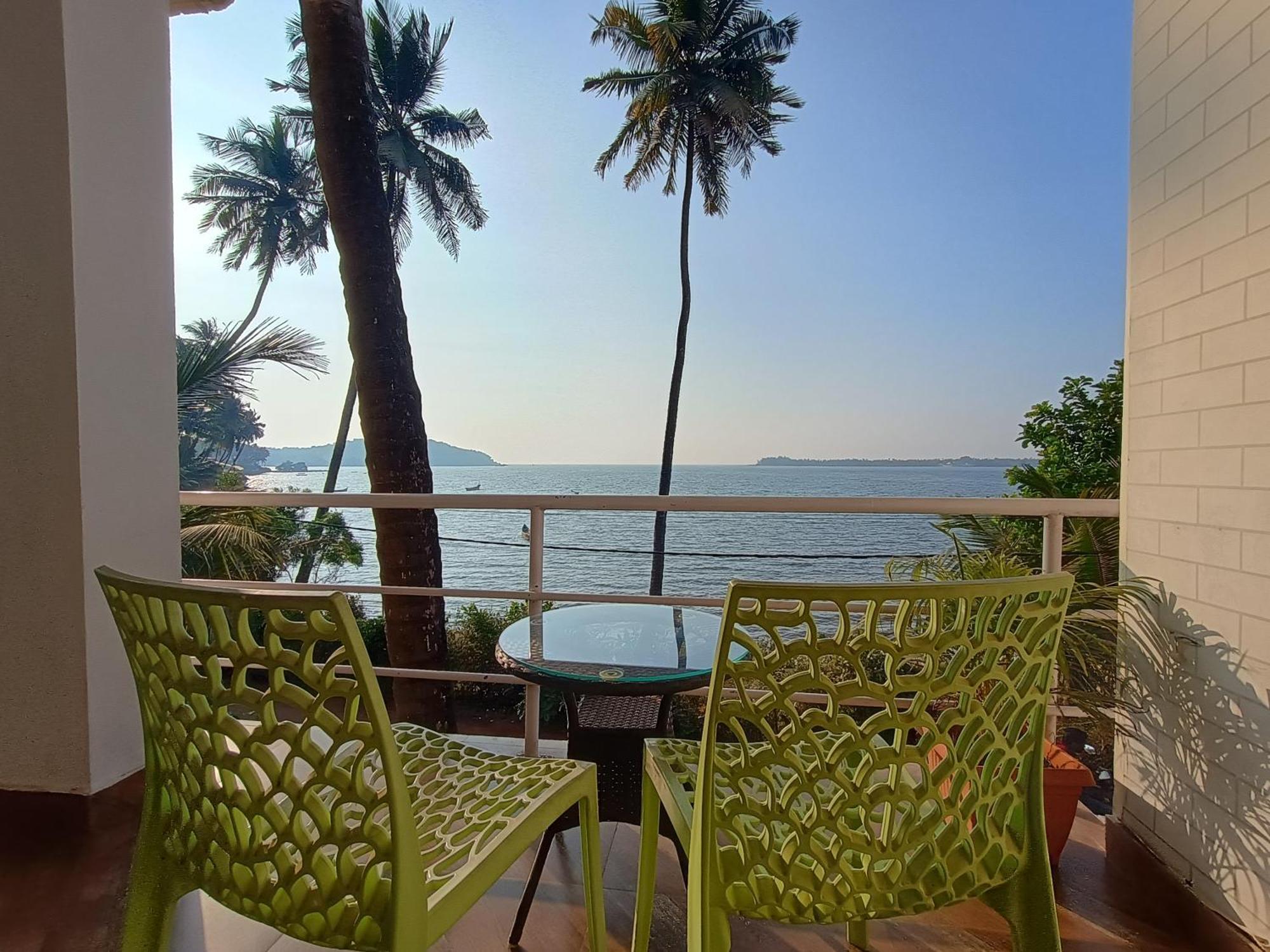 Gs Home On The Bay - Super Sea View Glass Studio Apartment Vagator Exterior photo